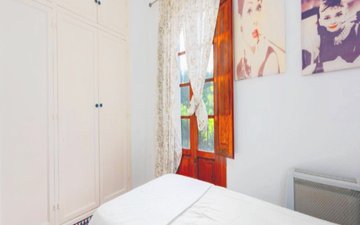 Property slide 32
