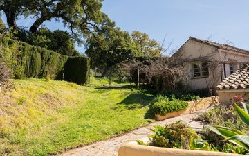 Property slide 32