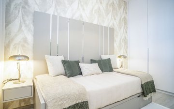 Property slide 32
