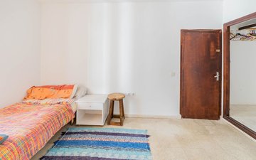 Property slide 19