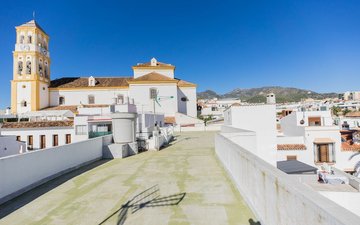Property slide 32
