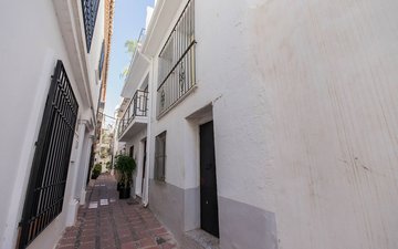 Property slide 39