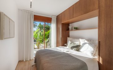 Property slide 10