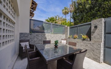 Property slide 10