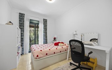Property slide 32