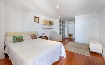 Property slide 40