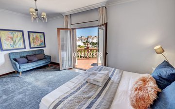 Property slide 40