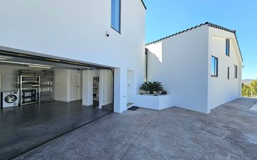 Property slide 46