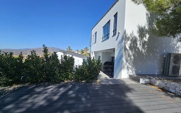 Property slide 78