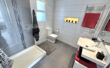 Property slide 20