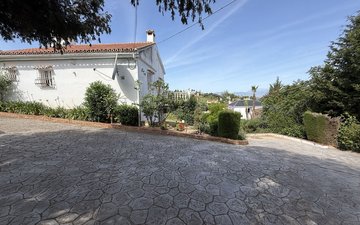 Property slide 17