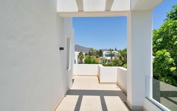 Property slide 44