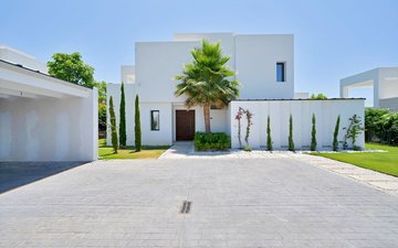 Property slide 84