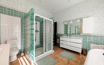 Property slide 25