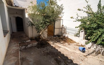 Property slide 16