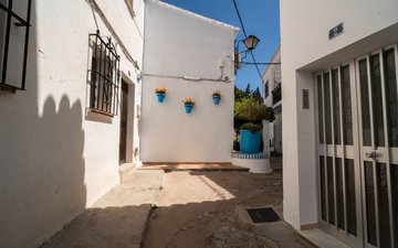 Property slide 31