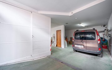 Property slide 35