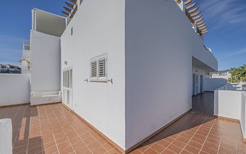 Property slide 32