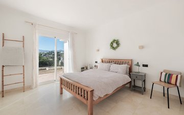Property slide 25