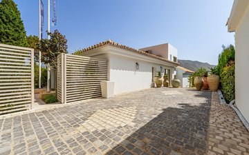 Property slide 50