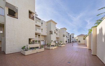 Property slide 32