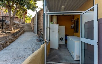 Property slide 32