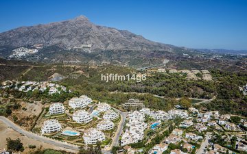 Property slide 32