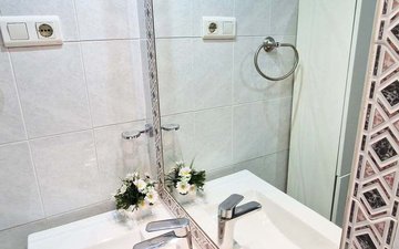 Property slide 32