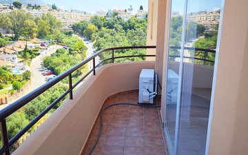 Property slide 32