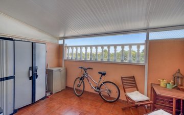 Property slide 25