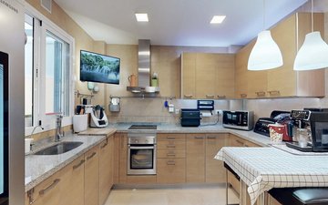 Property slide 25