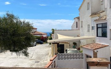 Property slide 10