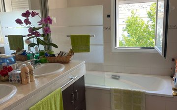 Property slide 39