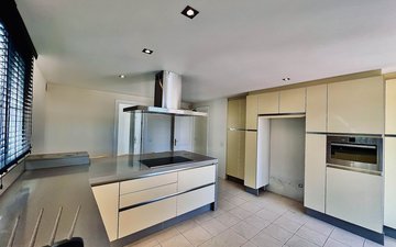 Property slide 25