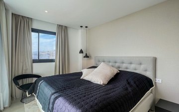 Property slide 32