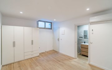 Property slide 32