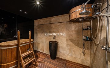 Property slide 81