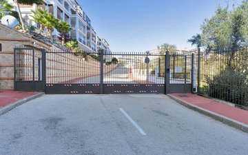 Property slide 44