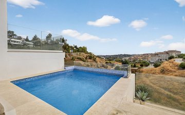 Property slide 10