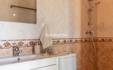 Property slide 32