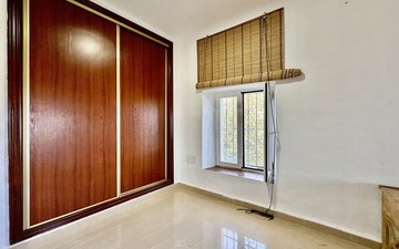 Property slide 32