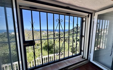 Property slide 44