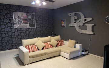 Property slide 32