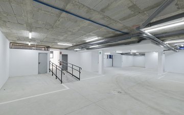 Property slide 32