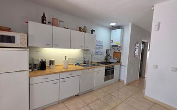 Property slide 10