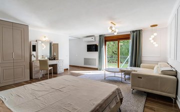 Property slide 18