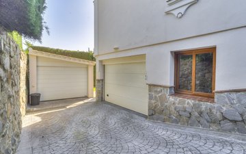 Property slide 22
