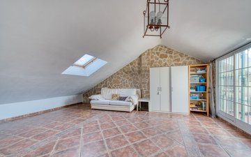 Property slide 32