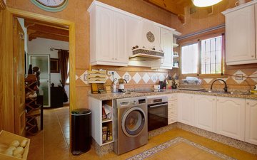 Property slide 32