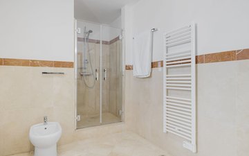 Property slide 32